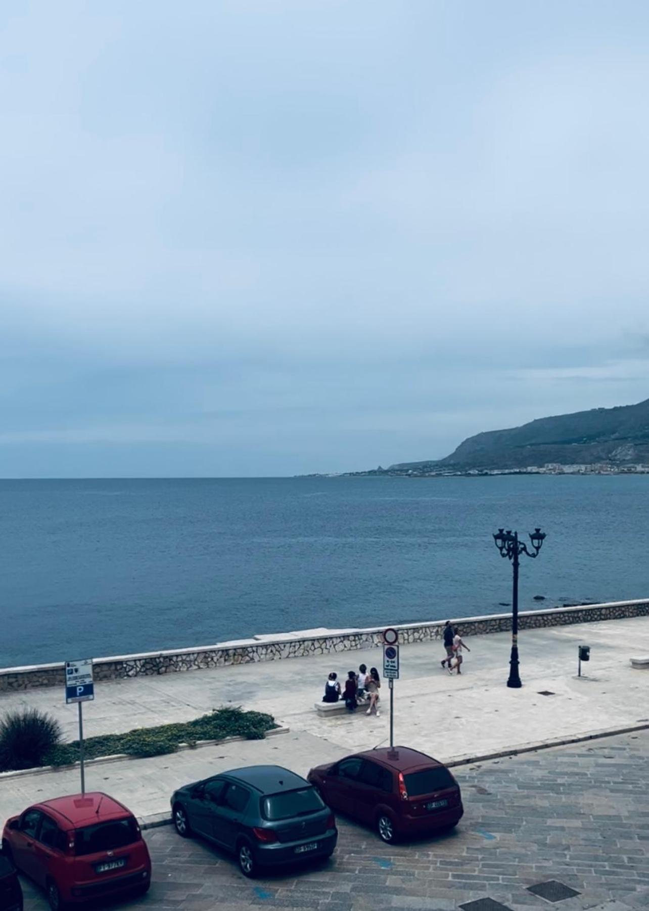 Апартаменты Attico Vista Mare Трапани Экстерьер фото
