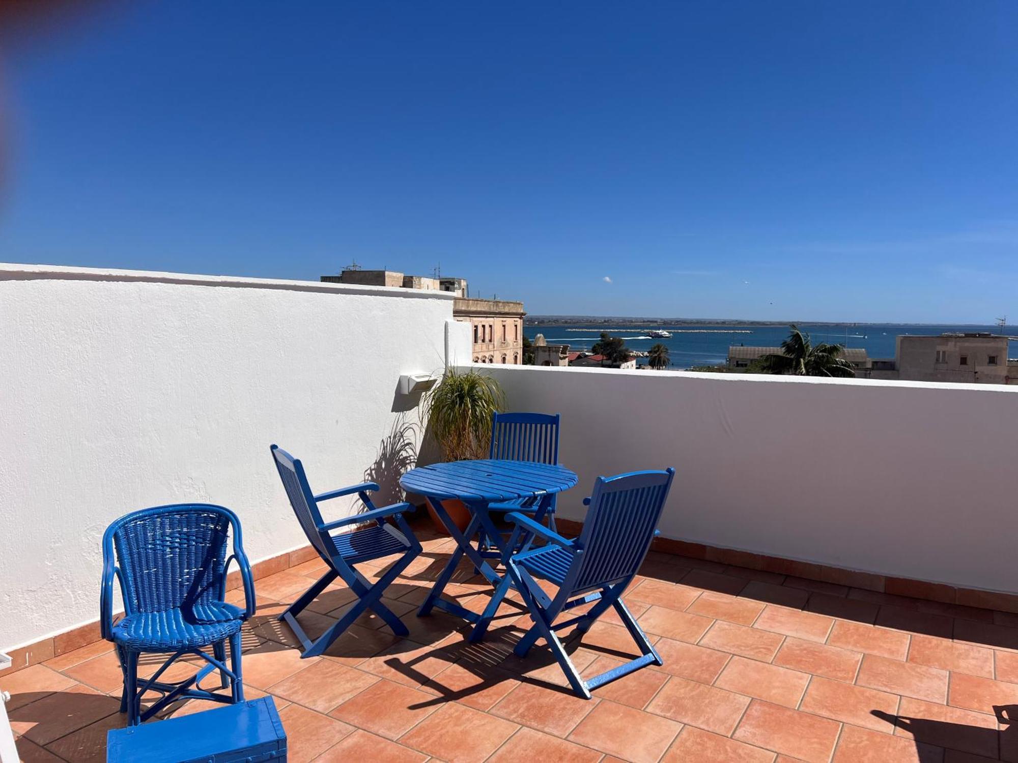 Апартаменты Attico Vista Mare Трапани Экстерьер фото